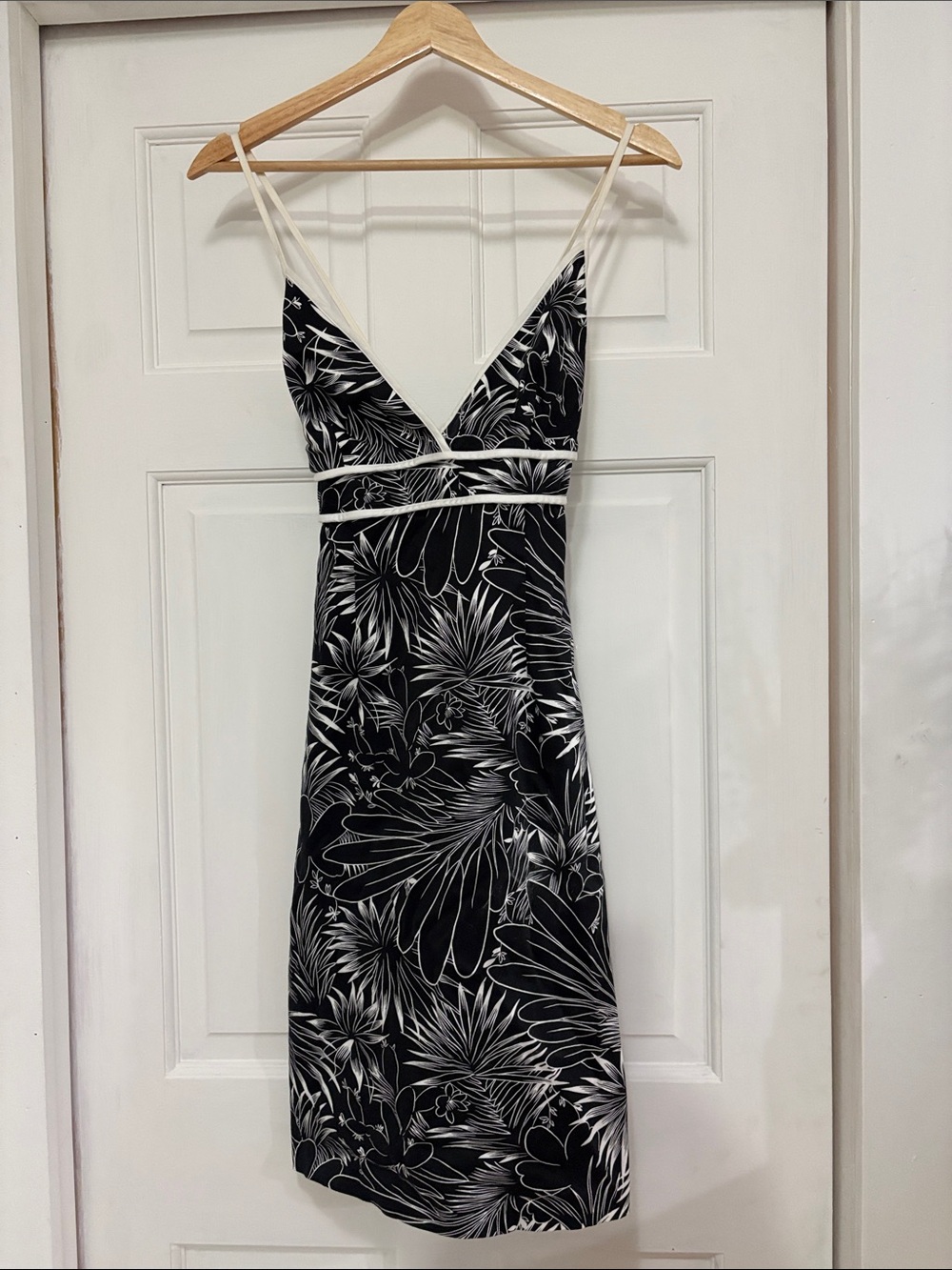 Laundry By Shelli Segal Black and White Tropical-Print Midi Slip Dress